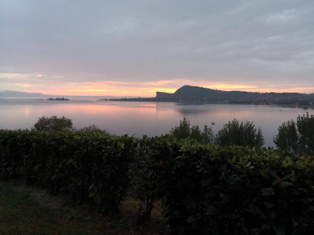 Note Di Lago Manerba del Garda Bagian luar foto